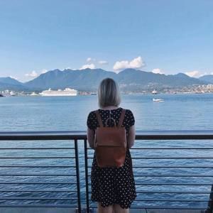 Meet your Posher, Emma